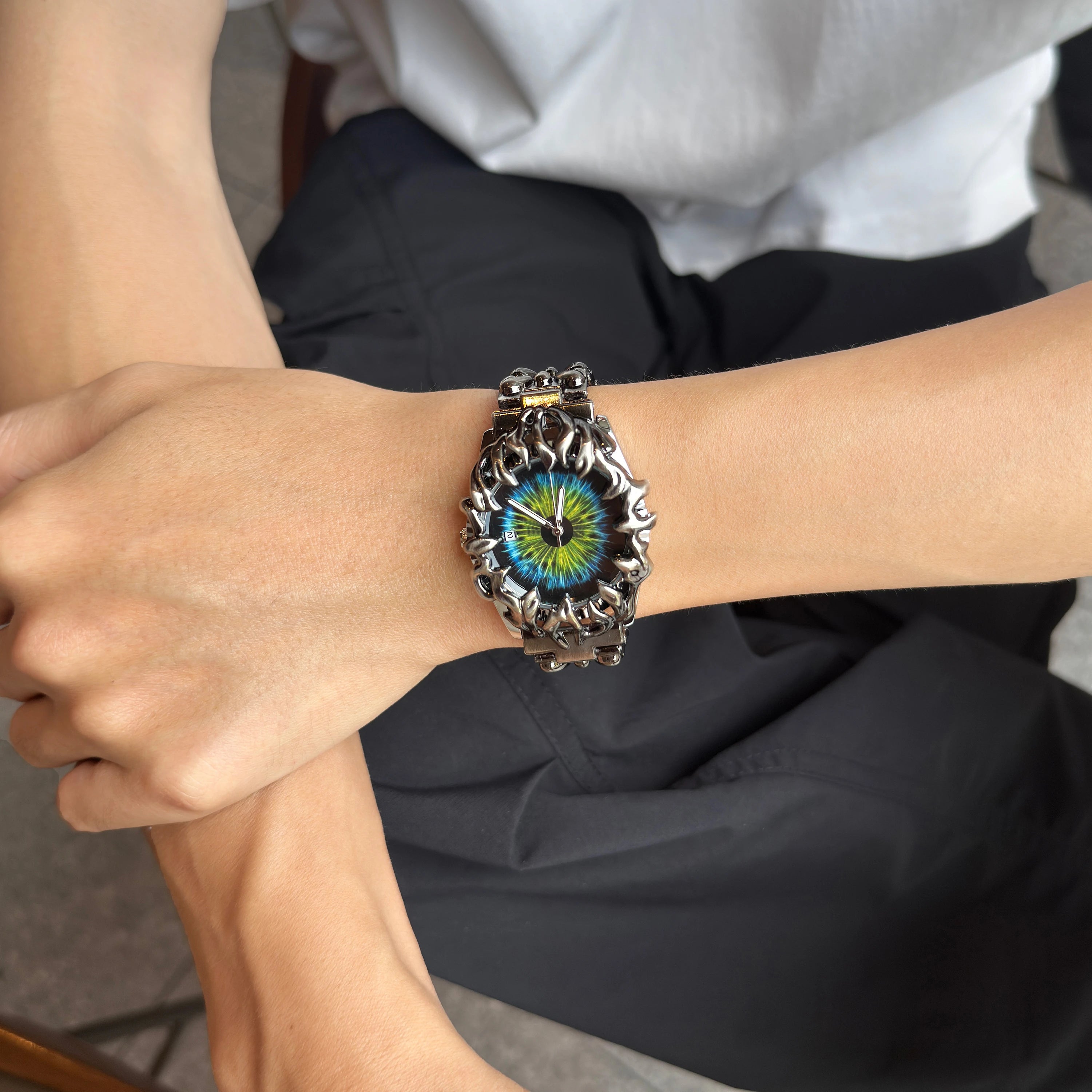 Luxury y2k Fashion Spiked Watch Alabaster Cool Street Style Demon Claw Shape Dial Unique Design Men Quartz Watch reloj hombre